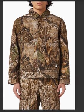 Jordan Flight Chicago Realtree Jacket
Medium Olive/Sail (XL)